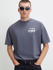 تيشرت تصميم Cali Car تلبيس واسع من River Island - صورة 2 من 4