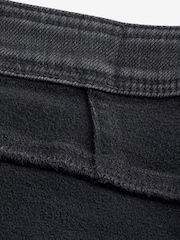 Verwaschenes Schwarz - Gemütliche gebürstete Bootcut-Jeans​​​​​​​ - Bild 9 von 10