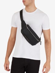 Armani Exchange sac ceinture noir - Image 1 of 3