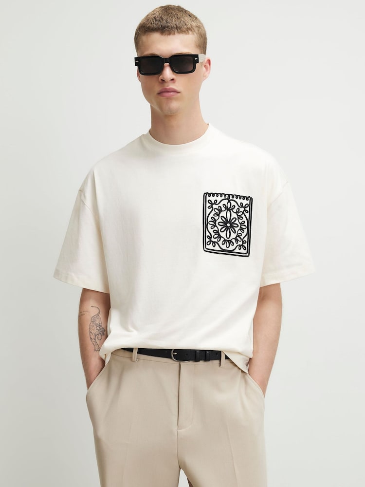 River Island White Oversized Floral Pocket T-Shirt - Image 1 of 4