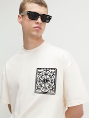 River Island White Oversized Floral Pocket T-Shirt - Image 2 of 4