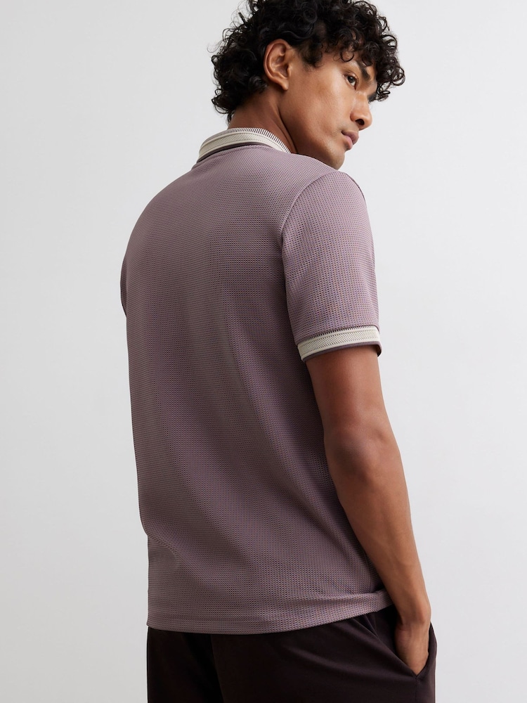Lila - River Island Poloshirt mit Waffelstruktur und Reißverschluss in Slim-Fit - Bild 4 von 4 Lila - River Island Poloshirt mit Waffelstruktur und Reißverschluss in Slim-Fit - Bild 4 von 4