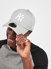 Claro de Rey - Gorra básica de algodón 100 % con diseño de los New York Yankees 9 FORTY New Era® - Imagen 3 de 3