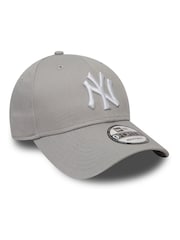 New Era® Light Grey New York Yankees Essential 9FORTY Cap - Image 4 of 6