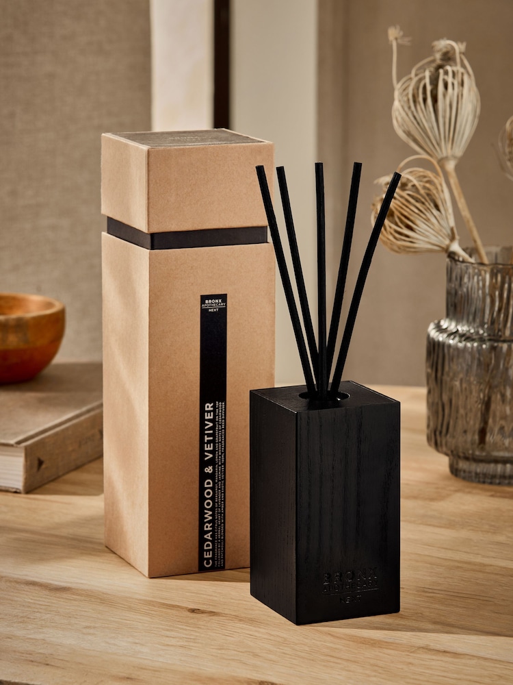 Bronx Cedarwood and Vetiver 180ml Fragranced Reed Diffuser - Image 1 of 3