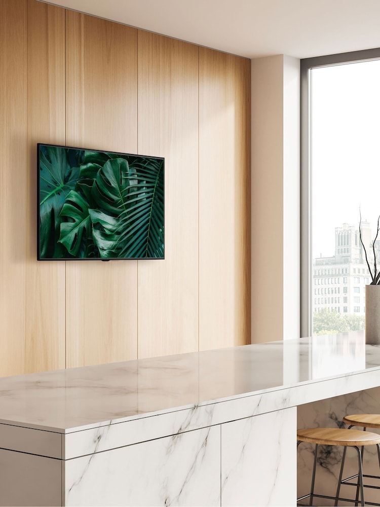 AVF Ecomount Flat to Wall 200 VESA TV Mount - Larawan 2 ng 5