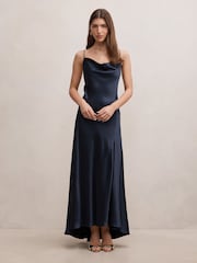 Forever New Tilesha Vestido maxi com decote drapeado em cetim - Imagem 1 de 4