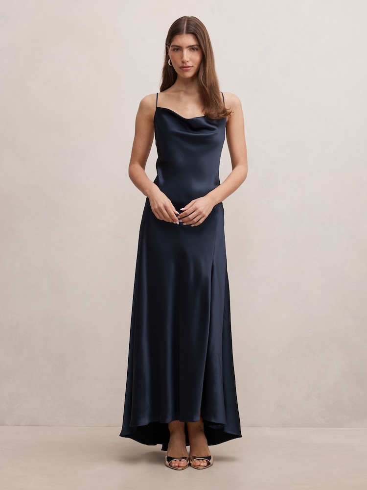 Forever New Tilesha Vestido maxi com decote drapeado em cetim - Imagem 1 de 4 Forever New Tilesha Vestido maxi com decote drapeado em cetim - Imagem 1 de 4