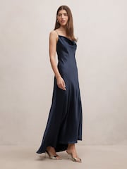 Forever New Tilesha Vestido maxi com decote drapeado em cetim - Imagem 3 de 4