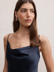 Forever New Tilesha Vestido maxi com decote drapeado em cetim - Imagem 4 de 4