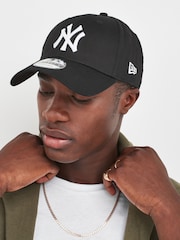 New Era® New York Yankees Essential 9FORTY 100% Cotton Cap - Image 1 of 3
