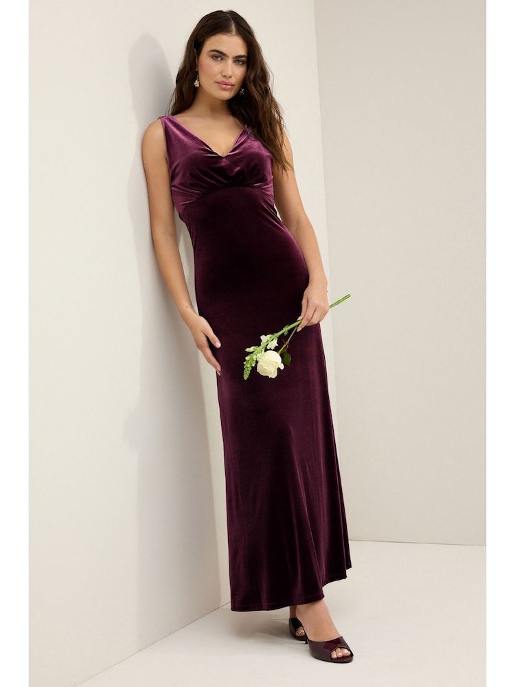 Burgunderrot - Maxikleid aus Samt mit V-Ausschnitt - Bild 1 von 9 Burgunderrot - Maxikleid aus Samt mit V-Ausschnitt - Bild 1 von 9