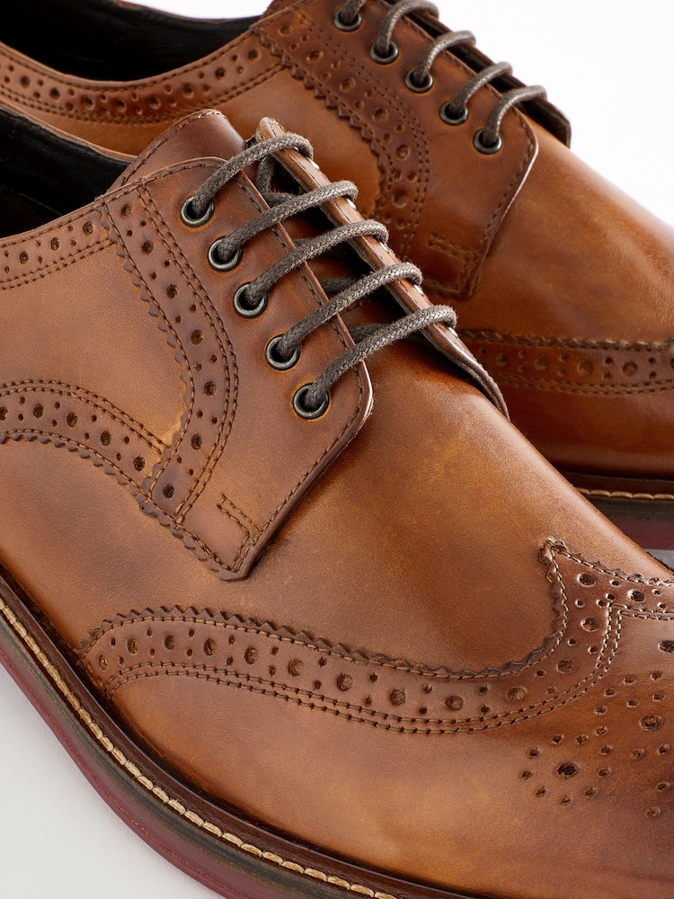 Marron fauve - Chaussures Brogues épaisses à semelle contrastante en cuir - Image 5 of 7