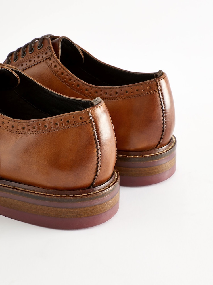 Marron fauve - Chaussures Brogues épaisses à semelle contrastante en cuir - Image 6 of 7