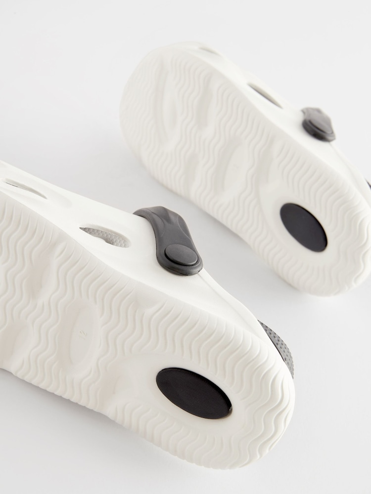 White Monochrome Clogs - Image 9 of 9 White Monochrome Clogs - Image 9 of 9