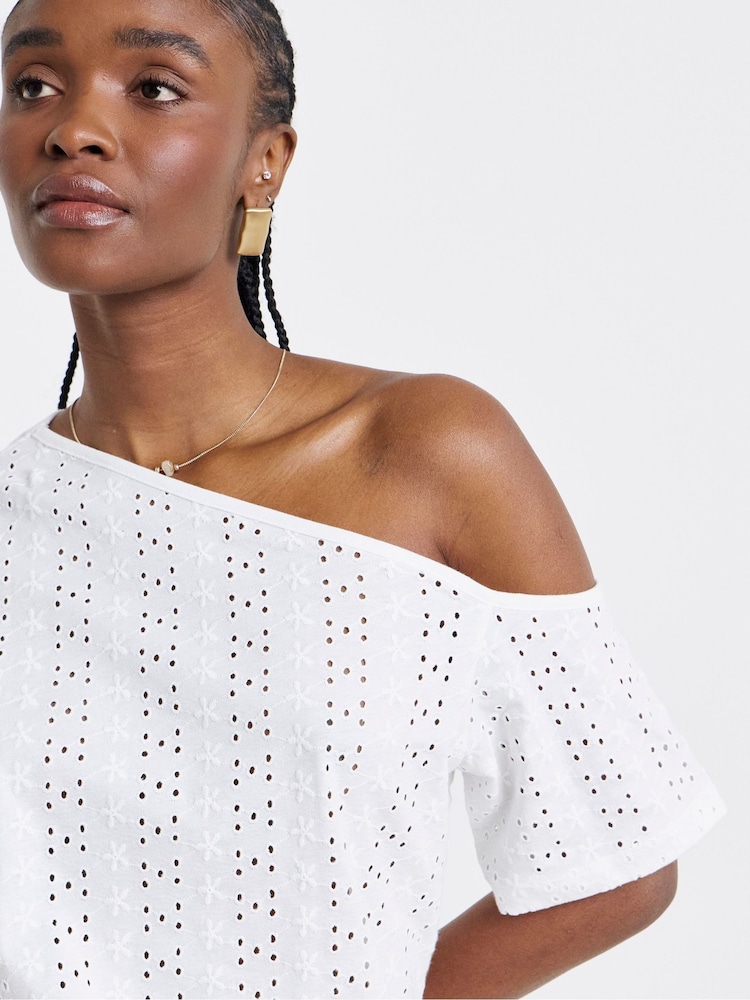 Simply Be White Off The Shoulder Broderie Top - Image 4 of 4 Simply Be White Off The Shoulder Broderie Top - Image 4 of 4