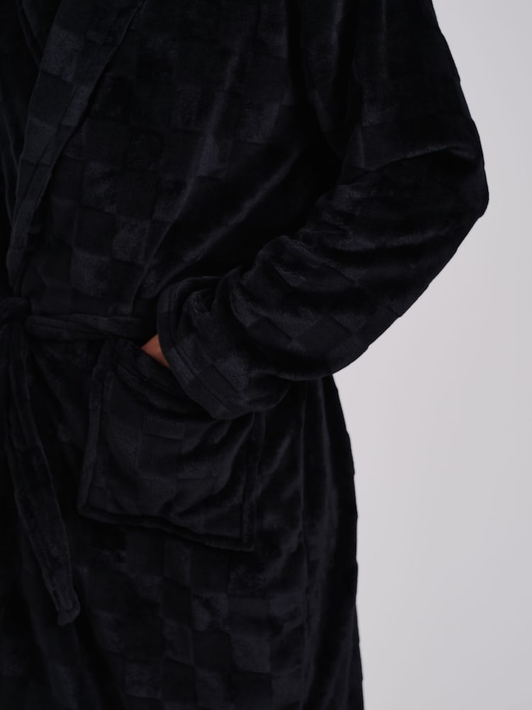 Loungeable Black Checkerboard Super Soft Fleece Shawl Collar Dressing Gown - Image 4 of 4 Loungeable Black Checkerboard Super Soft Fleece Shawl Collar Dressing Gown - Image 4 of 4