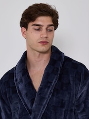 Azul - Bata de polar muy suave con estampado de tablero de ajedrez y cuello esmoquin de Loungeable - Imagen 5 de 6