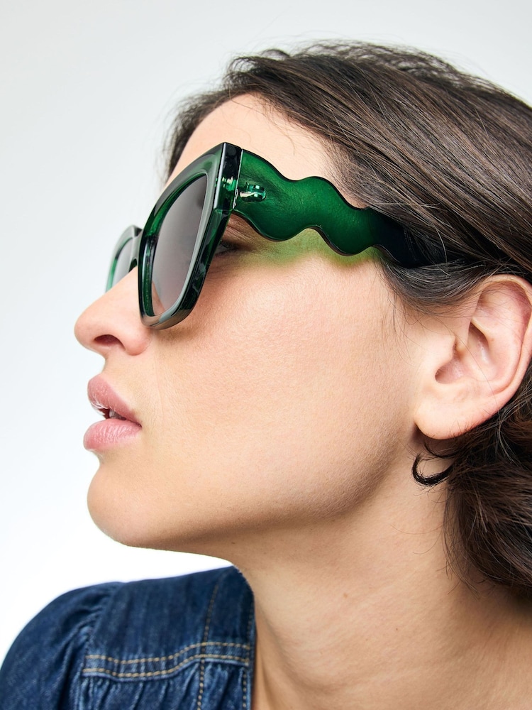 Oliver Bonas Green Green Angled Wavy Arm Square Sunglasses - Image 4 of 4 Oliver Bonas Green Green Angled Wavy Arm Square Sunglasses - Image 4 of 4