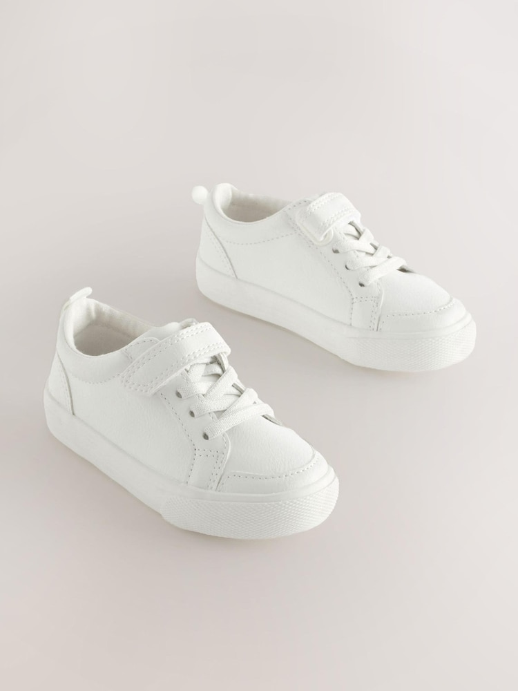 Weiß - Schuhe mit elastischen Schnürsenkeln und Klettverschluss - Bild 1 von 5 Weiß - Schuhe mit elastischen Schnürsenkeln und Klettverschluss - Bild 1 von 5