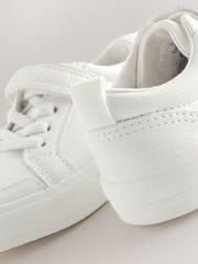 Weiß - Schuhe mit elastischen Schnürsenkeln und Klettverschluss - Bild 4 von 5