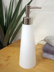 طقم من 3 إكسسوارات الحمّام Alto من Showerdrape - Image 2 of 4