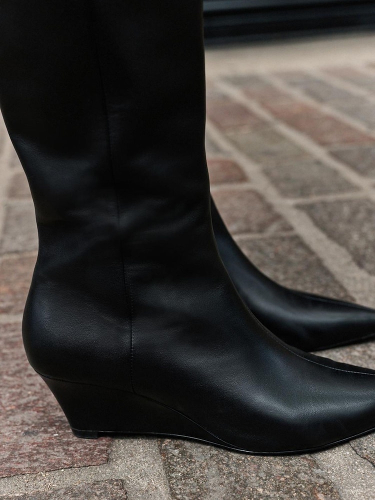 Schwarz - Standard/Wide fit Forever Comfort® High Wedge Knee High Leather Boots - Bild 6 von 6