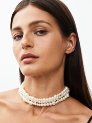 White Three Row Pearl Choker - Image 1 of 6