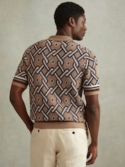 Reiss Camel Multi Hyde Knitted Cuban Collar Shirt - Image 5 of 6