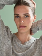 siva - Udoben lahek mehek pulover z okroglim ovratnikom in detajlom na rokavih - Slika 5 iz 7