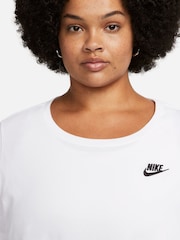 Nike White Curve Sportswear Club Essentials T-Shirt - Image 4 of 5