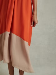 Reiss Elias Ruched Dipped Hem средних размеров платья - Image 4 of 6