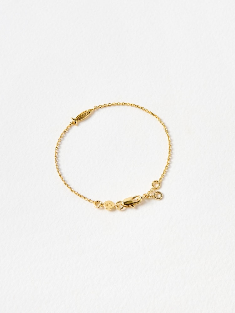 Oliver Bonas Gold Otto Textured Fish Gold Plated Chain Bracelet - Image 2 of 4