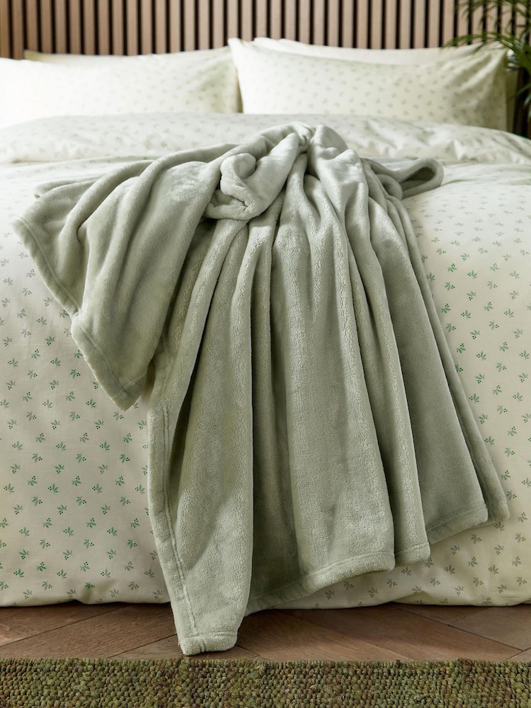 Helena Springfield Green Snug Fleece Throw - Image 1 of 5 Helena Springfield Green Snug Fleece Throw - Image 1 of 5