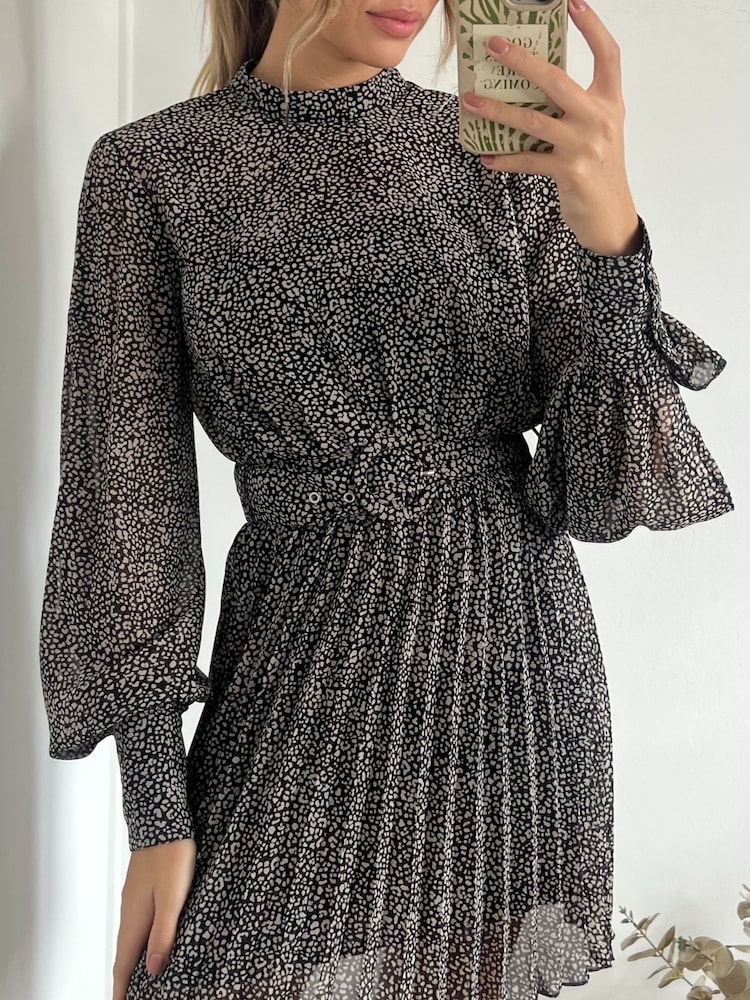 Style Cheat Black Pebble Print Mia High Neck Pleated Mini Dress - Image 4 of 4