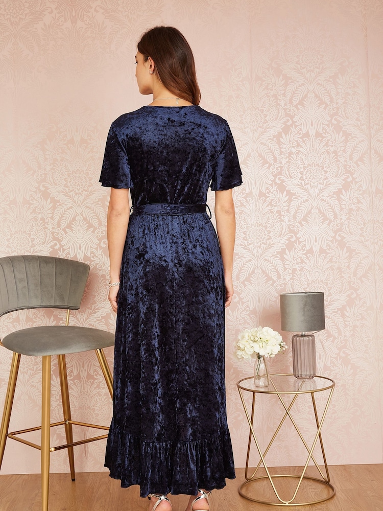 Yumi Wickel-Midikleid aus Samt mit Flügelärmeln - Bild 2 von 5 Yumi Wickel-Midikleid aus Samt mit Flügelärmeln - Bild 2 von 5