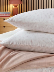 Helena Springfield Pink Snug Fleece Throw - Image 3 of 5