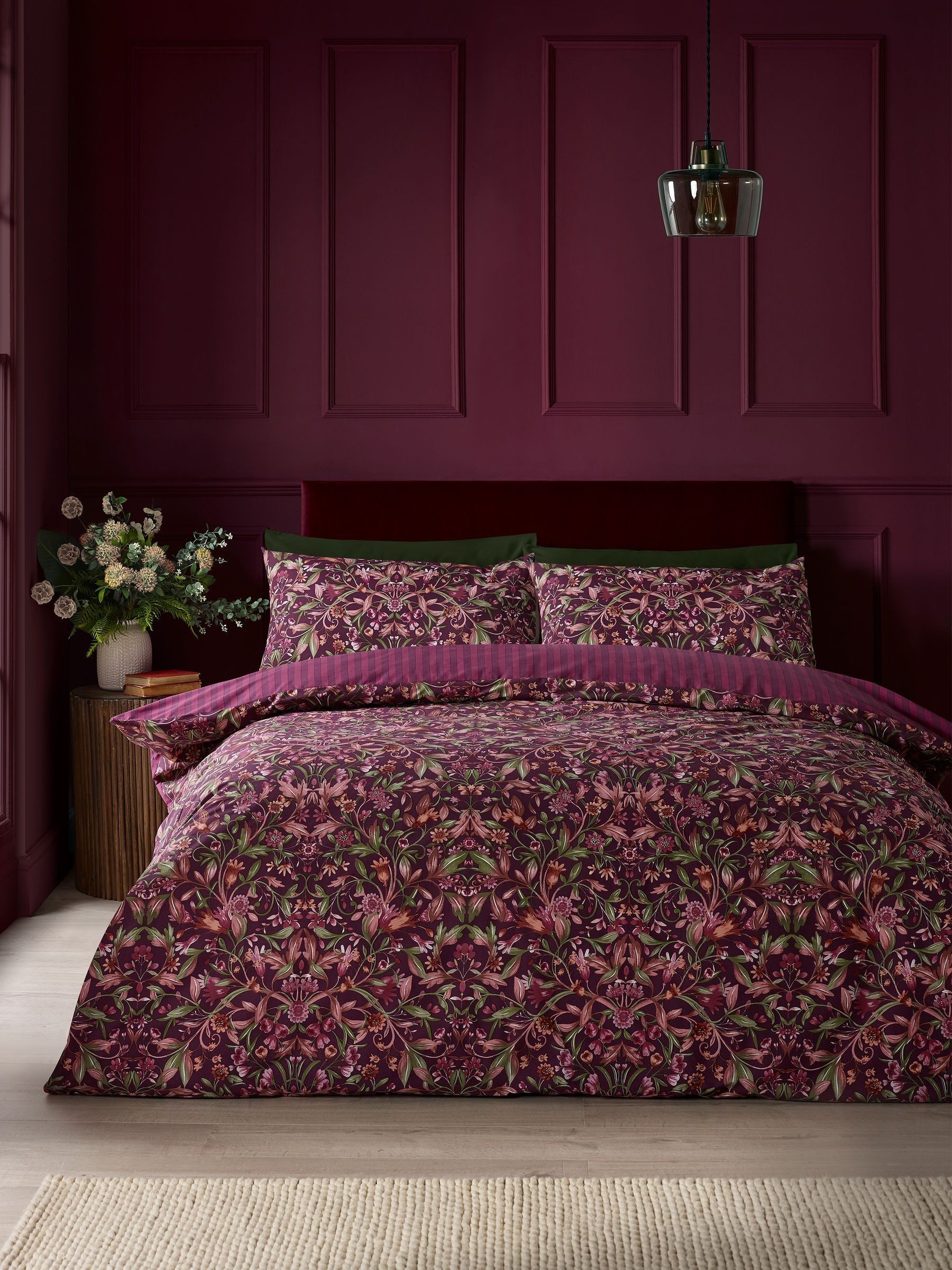 Catherine Lansfield Richmond Duvet Cover Set in Plum | Size: King - Image 4