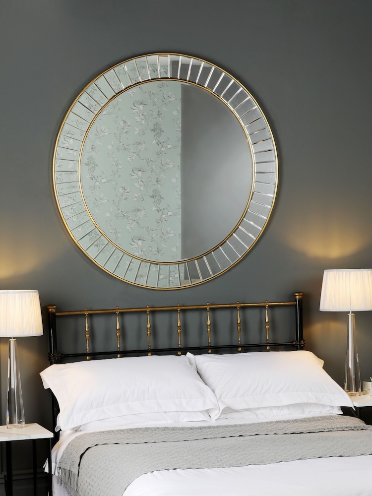 Laura Ashley Gold Clemence Beaded Round Mirror - Image 2 of 4