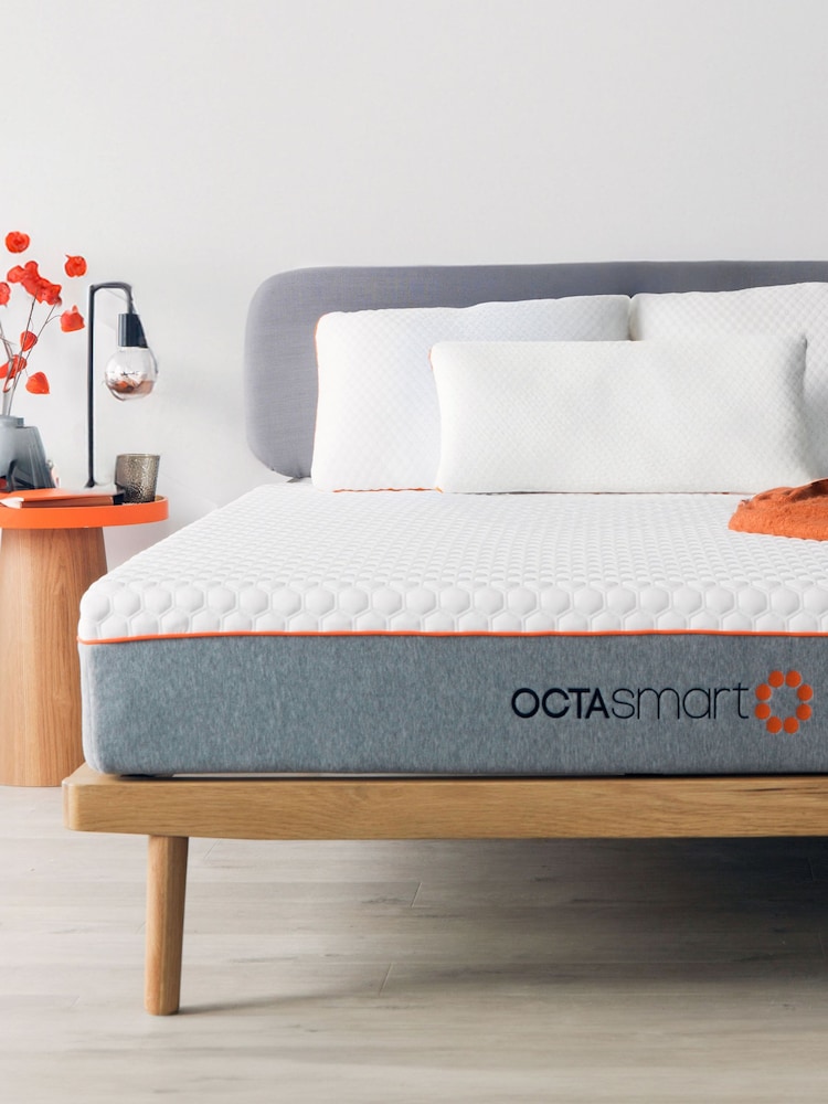 Dormeo Octasmart Hybrid Deluxe Mattress - Image 1 of 8