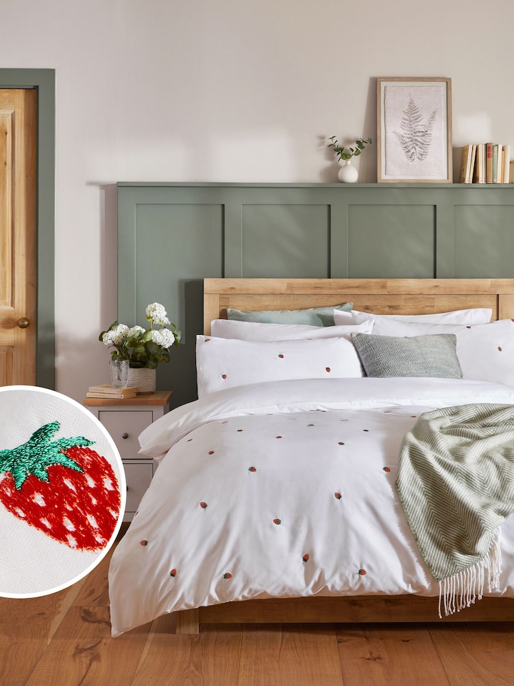 White With Strawberries Embroidered Duvet Cover and Pillowcase Set - Image 2 of 7