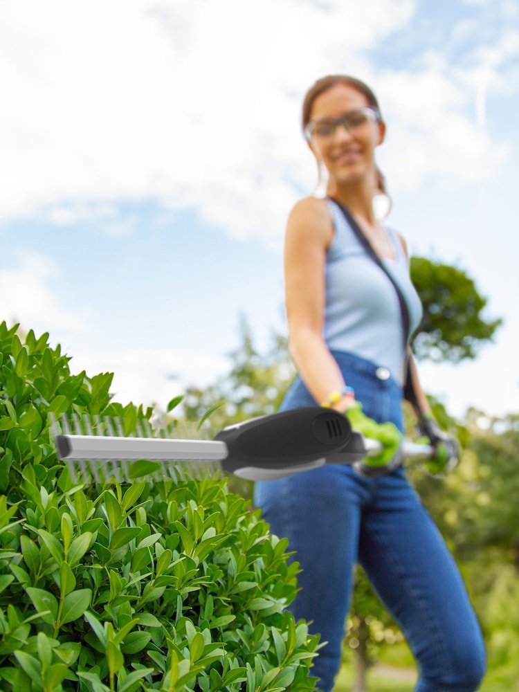 GTECH White Cordless Lightweight Hedge Trimmer LHT50 - Image 5 of 5 GTECH White Cordless Lightweight Hedge Trimmer LHT50 - Image 5 of 5