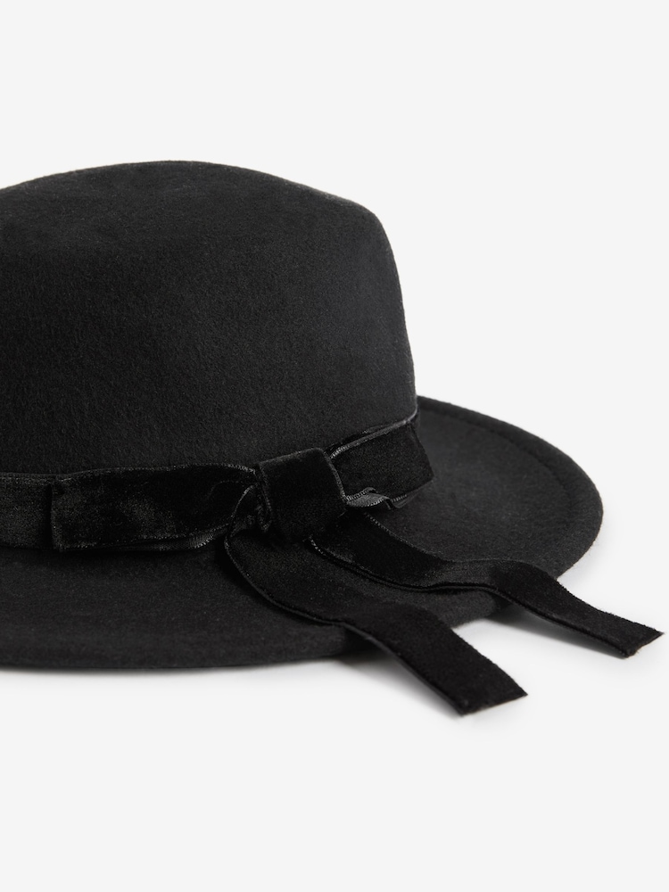 Black Boater hat (3mths-10yrs) - Image 2 of 2 Black Boater hat (3mths-10yrs) - Image 2 of 2