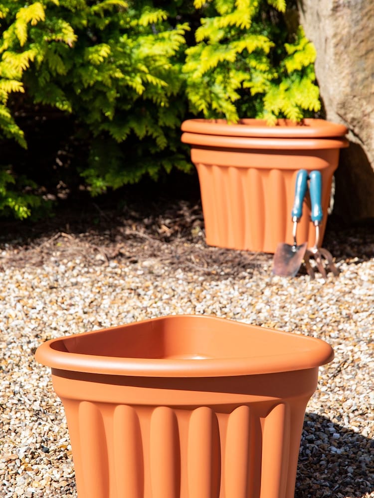 Wham Set of 3 Brown Garden Vista 49cm Plastic Corner Planters - Image 1 of 4