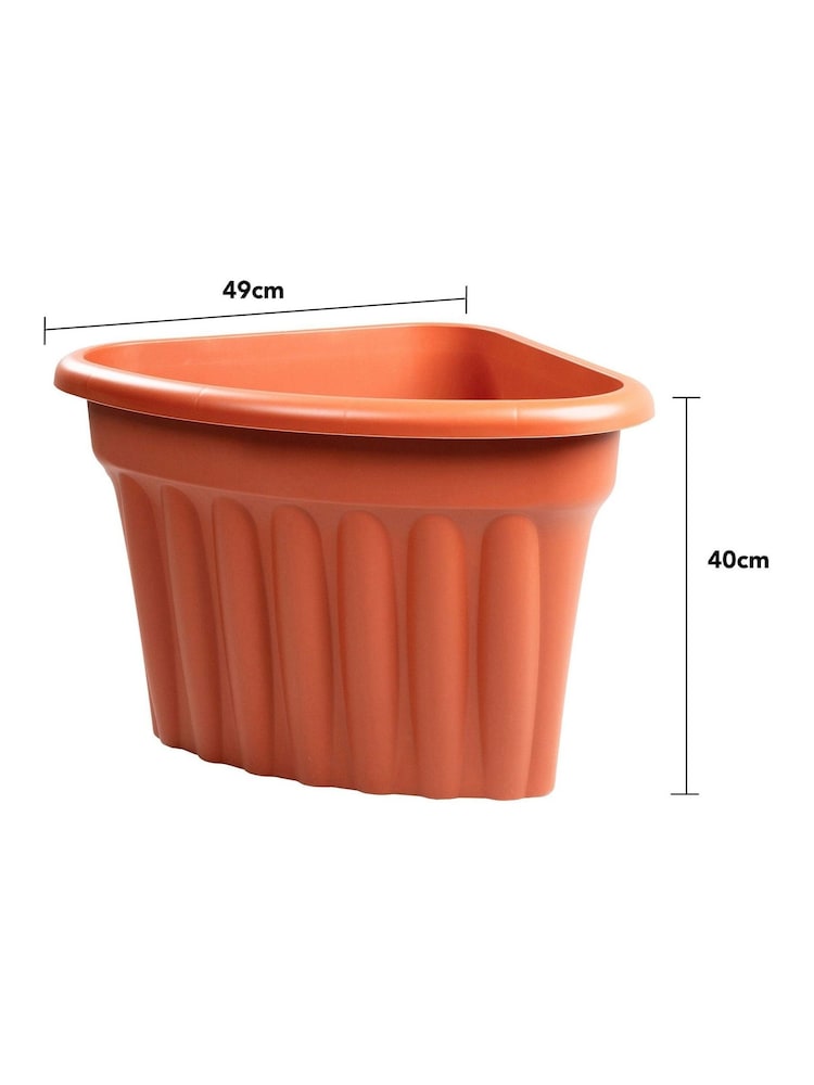 Wham Set of 3 Brown Garden Vista 49cm Plastic Corner Planters - Image 4 of 4