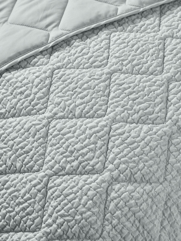 Catherine Lansfield Green Crinkle Seersucker Texture Bedspread - Image 2 of 3 Catherine Lansfield Green Crinkle Seersucker Texture Bedspread - Image 2 of 3