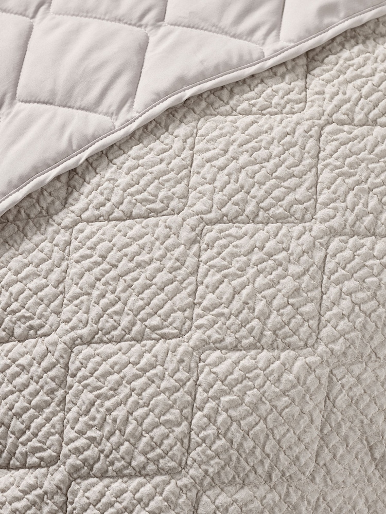 Catherine Lansfield Natural Crinkle Seersucker Texture Bedspread - Image 2 of 3 Catherine Lansfield Natural Crinkle Seersucker Texture Bedspread - Image 2 of 3