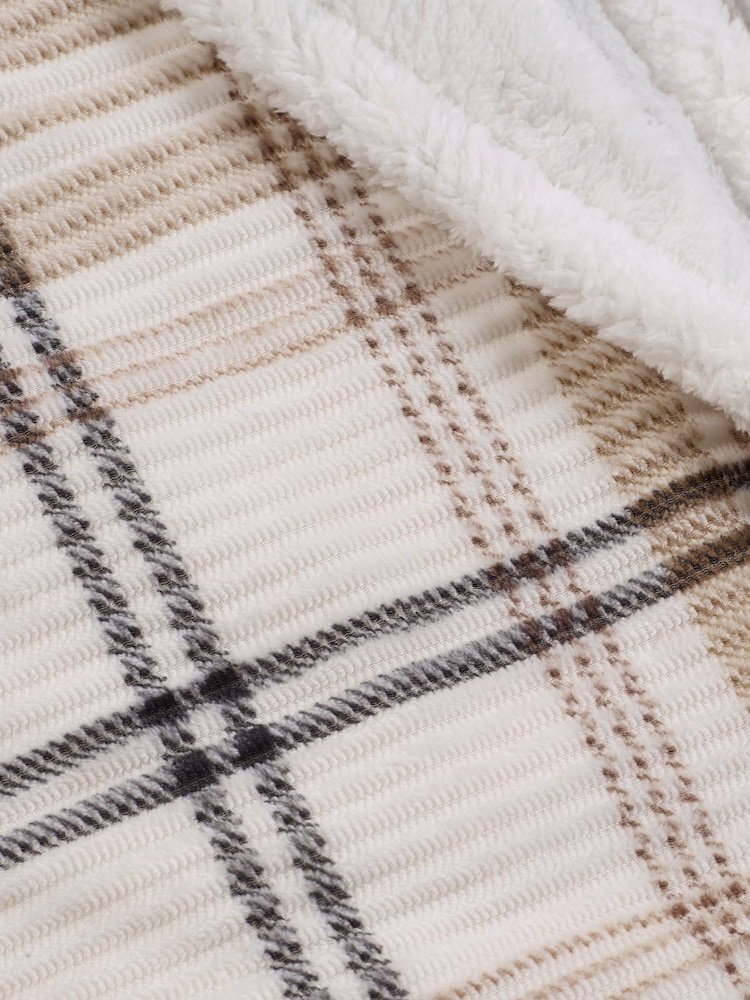 Catherine Lansfield Natural Cosy Ribbed Check Sherpa Blanket Throw - Image 3 of 3 Catherine Lansfield Natural Cosy Ribbed Check Sherpa Blanket Throw - Image 3 of 3