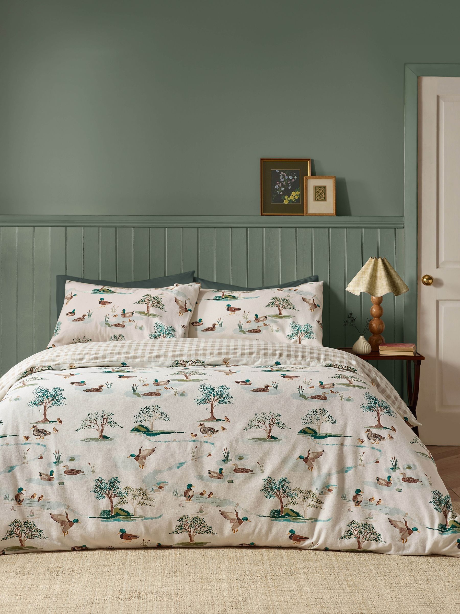 Catherine Lansfield Mallards 100% Brushed Cotton Duvet Cover Set in Cream | Size: King - Image 12
