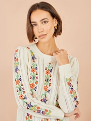 Suéter de punto de ochos con bordado floral de Yumi - Imagen 3 de 5